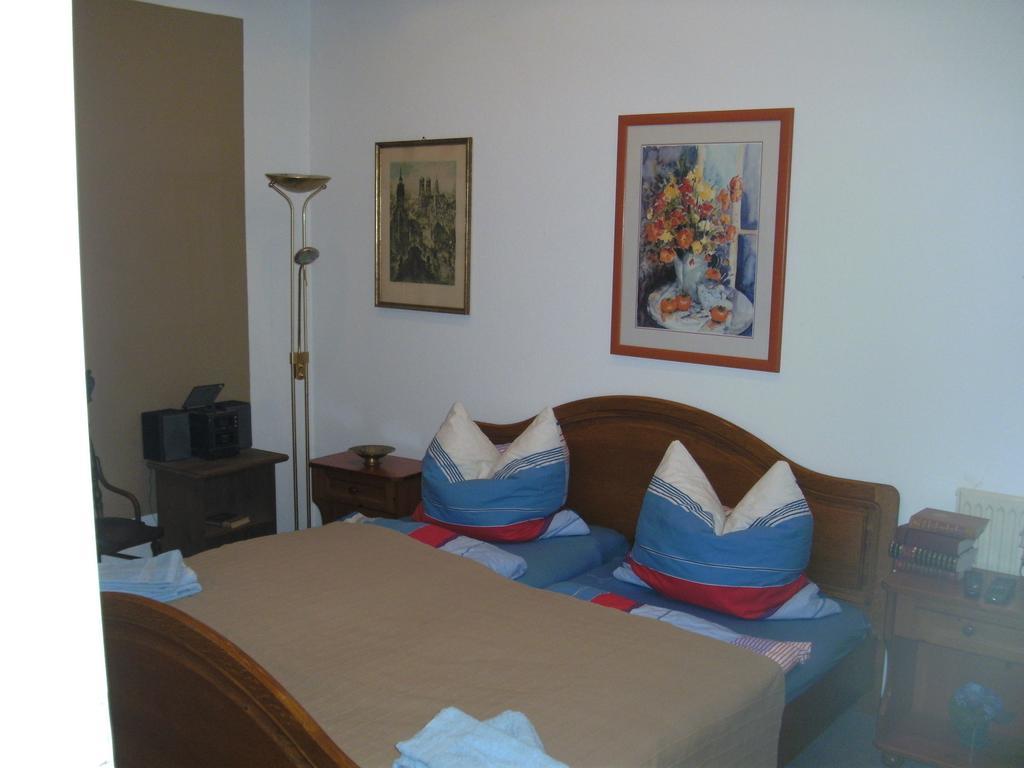 Hotel Landhaus Sechting Duisburg Room photo